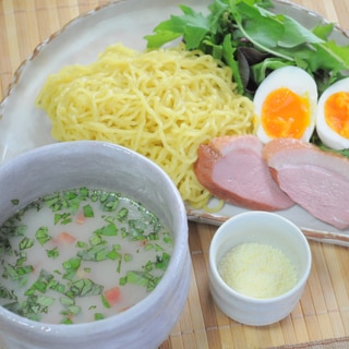 変わりつけ麺、バジルつゆ